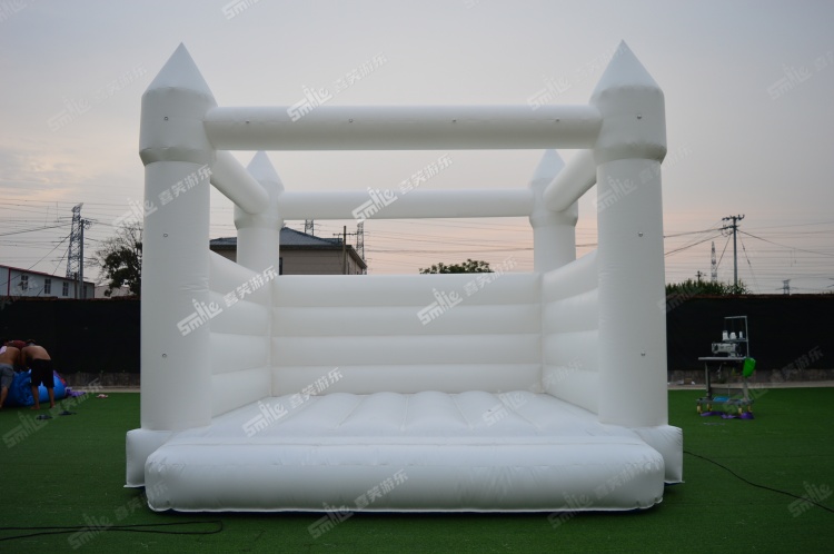 YKB076 White Wedding Bouncy Castle