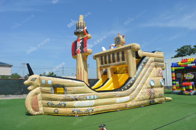 YKH017 Pirate Inflatable Slide