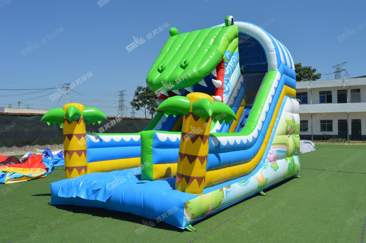 YKH060 Alligator Inflatable Slide