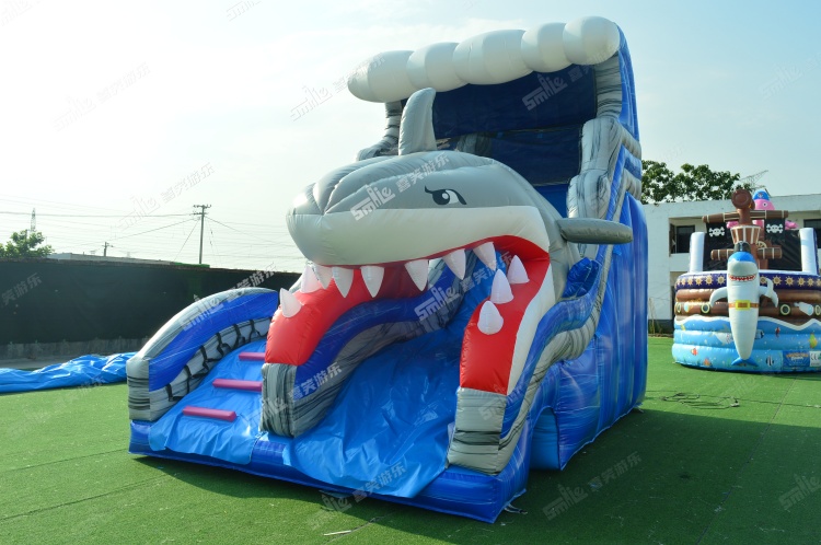 YKW004 Shark Water Slide Inflatable