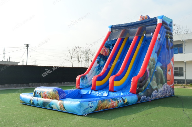 YKW010 CloWnfish Inflatable Waterslide