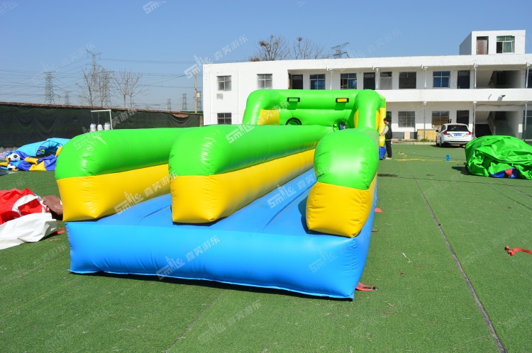 YKG047 Inflatable Bungee Run