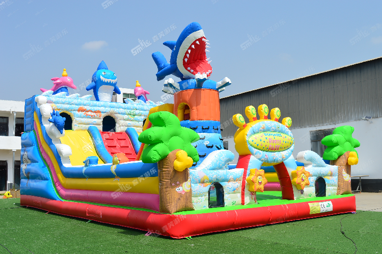 YKF036 Shark Inflatable Fun Park