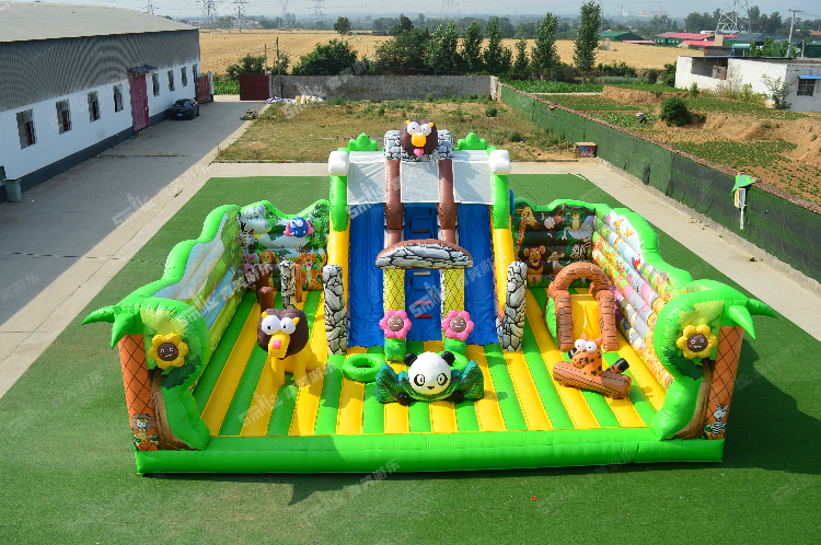 YKF040 Animal Inflatable Playground