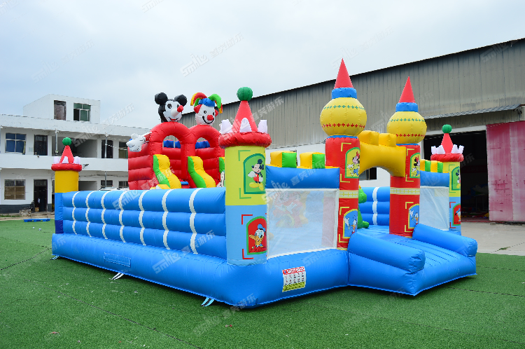 YKF045 Clown Inflatable Fun Park