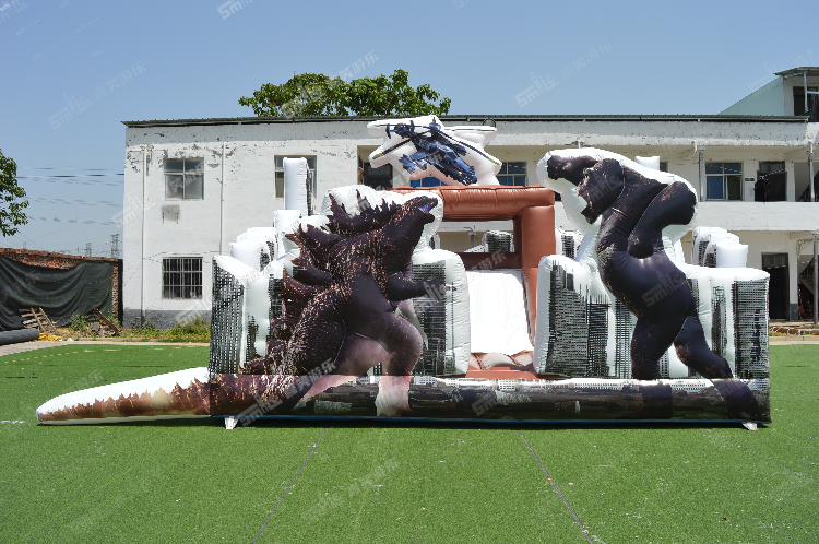 YKF055 Godzilla Vs Kong Inflatable Fun City